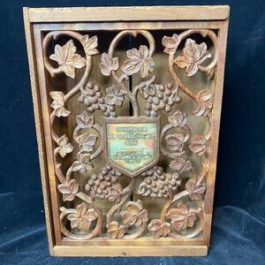 GUC Vintage Ernest & Julio Gallo Rose Lidded Wooden Wine Box w/Grapevine Design